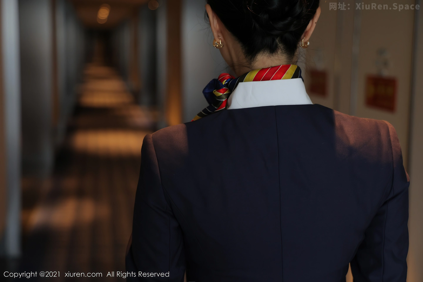 图片[5]-[XiuRen秀人网]VOL.4050 模特田冰冰三亚旅拍空姐制服主题蕾丝内衣配肉丝裤袜诱惑写真69P-秀人网官方网站